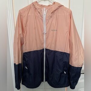 Women’s Columbia Lightweight Colorblock Lightweight Packable Windbreaker. EUC.